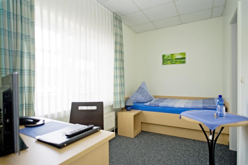 Koehler'S Hof Hotel Sehnde Room photo