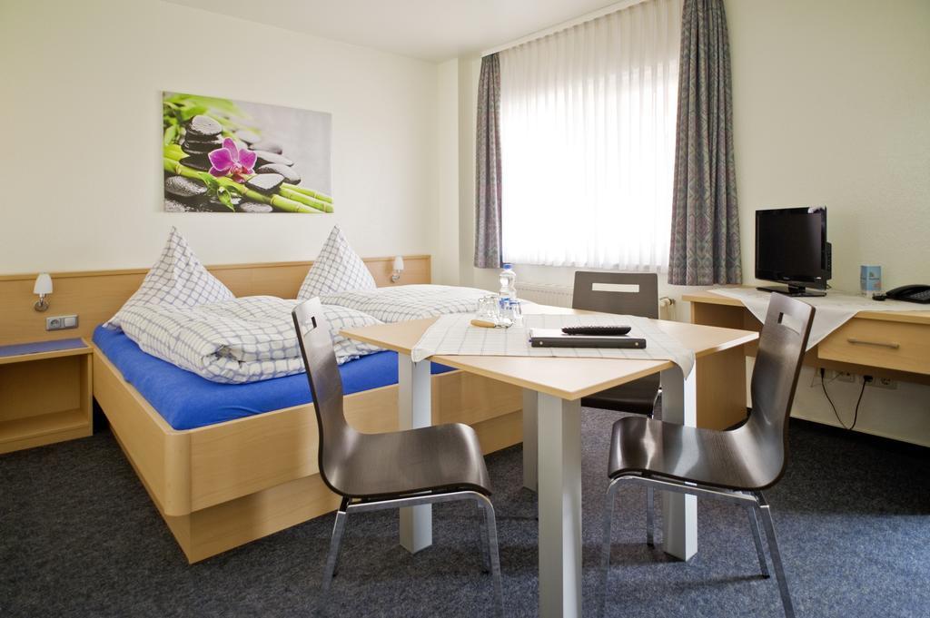 Koehler'S Hof Hotel Sehnde Room photo